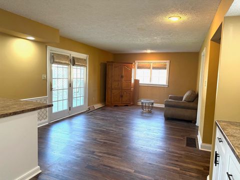 Tiny photo for 2451 Henderson Street St, Ashland, KY 41102 (MLS # 59606)