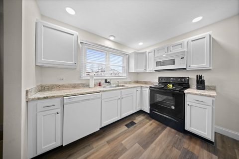 Tiny photo for 624 Wheatley Road, Ashland, KY 41101 (MLS # 60054)