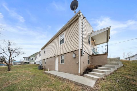 Tiny photo for 624 Wheatley Road, Ashland, KY 41101 (MLS # 60054)