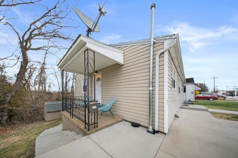 Tiny photo for 624 Wheatley Road, Ashland, KY 41101 (MLS # 60054)