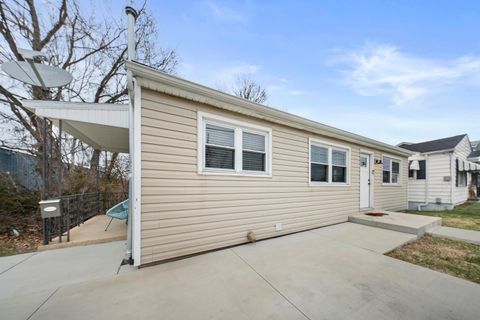 Tiny photo for 624 Wheatley Road, Ashland, KY 41101 (MLS # 60054)