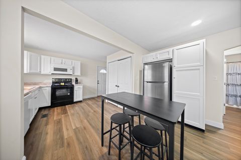 Tiny photo for 624 Wheatley Road, Ashland, KY 41101 (MLS # 60054)