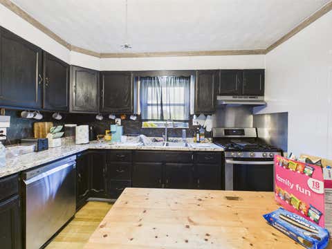 Tiny photo for 5418 Hill Avenue Ave, Ashland, KY 41102 (MLS # 61011)