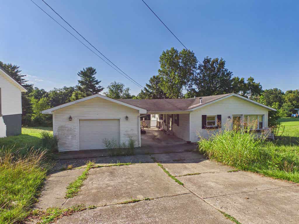 Photo of 5418 Hill Avenue Ave, Ashland, KY 41102 (MLS # 61011)