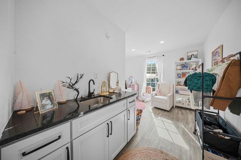 Tiny photo for 329 Riverside Dr., Russell, KY 41169 (MLS # 60196)