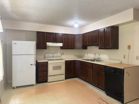 Tiny photo for 98 Cooper Street, Vanceburg, KY 41179 (MLS # 60985)