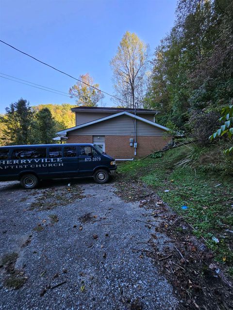 Tiny photo for 71 Slatelick Branch Road, Louisa, KY 41230 (MLS # 59592)