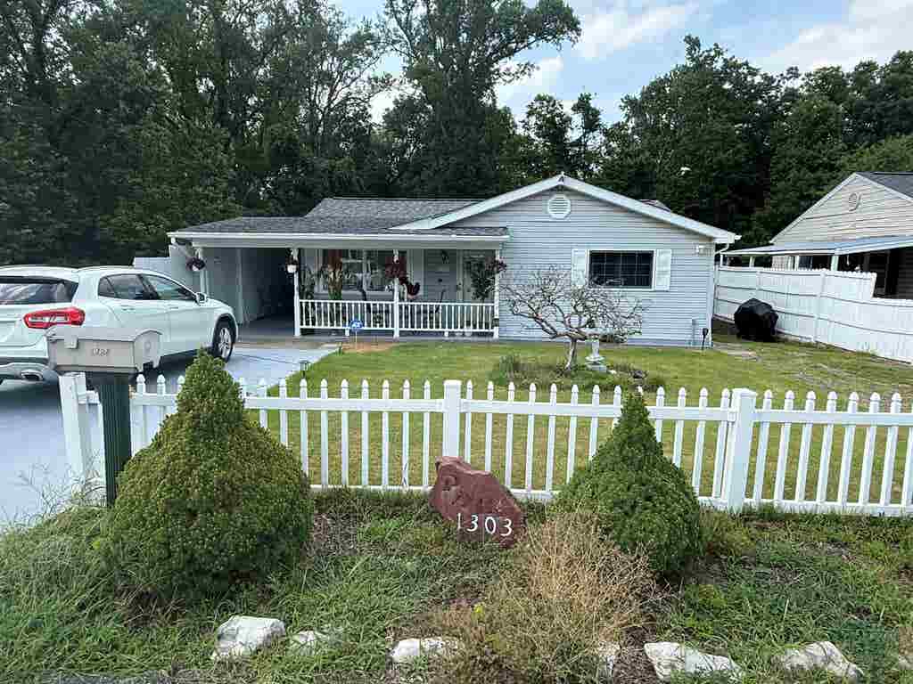Photo of 1303 Grandview Drive Dr, Ashland, KY 41101 (MLS # 60993)