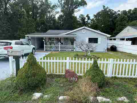 Photo of 1303 Grandview Drive Dr, Ashland, KY 41101 (MLS # 60993)