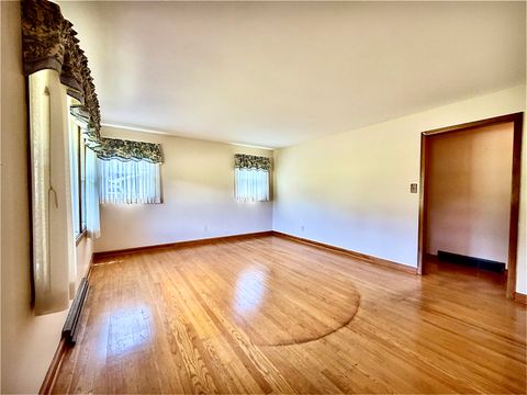 Tiny photo for 1106 Russell Street, Ashland, KY 41101 (MLS # 60804)