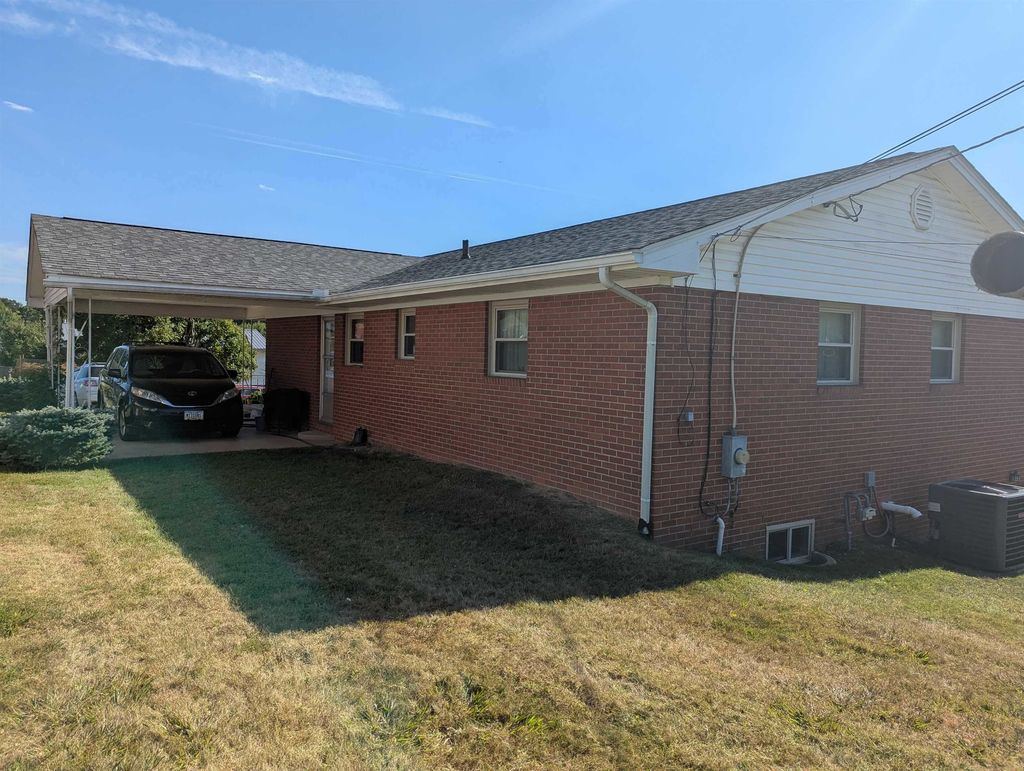 Photo of 2745 Adams Street Ave, Ashland, KY 41101 (MLS # 60171)