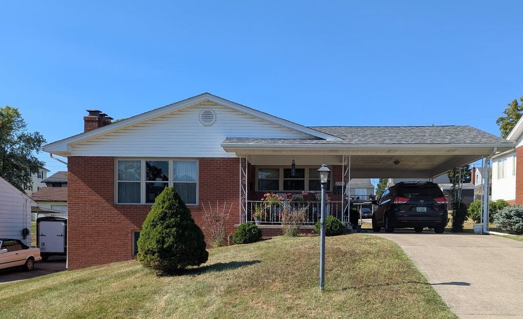 Photo of 2745 Adams Street Ave, Ashland, KY 41101 (MLS # 60171)