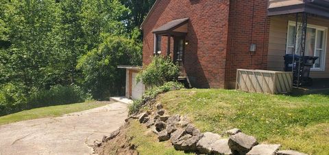Tiny photo for 2106 Coburn Avenue Ave, Ashland, KY 41101 (MLS # 60471)