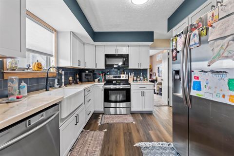 Tiny photo for 16230 Bowling Drive Dr, Catlettsburg, KY 41129 (MLS # 60047)