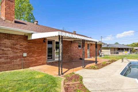 Tiny photo for 1039 Regis Street St, Russell, KY 41169 (MLS # 60488)
