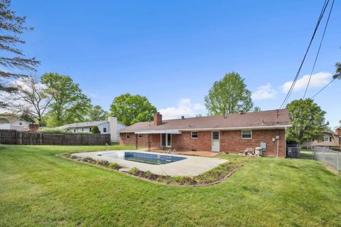 Tiny photo for 1039 Regis Street St, Russell, KY 41169 (MLS # 60488)