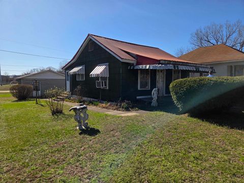 Tiny photo for 804 Collins Avenue Ave, Worthington, KY 41183 (MLS # 60222)