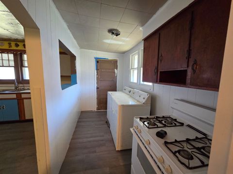 Tiny photo for 804 Collins Avenue Ave, Worthington, KY 41183 (MLS # 60222)