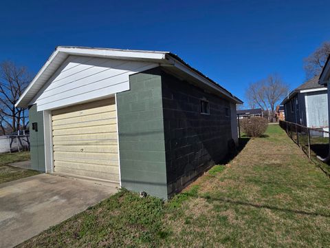 Tiny photo for 804 Collins Avenue Ave, Worthington, KY 41183 (MLS # 60222)