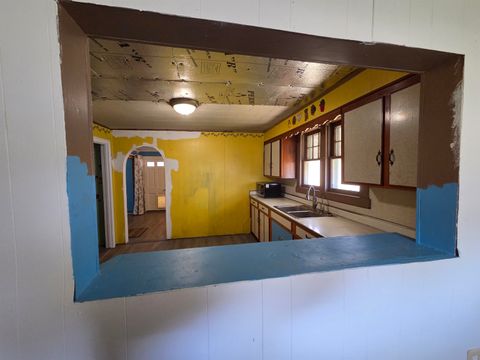 Tiny photo for 804 Collins Avenue Ave, Worthington, KY 41183 (MLS # 60222)