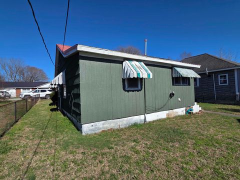 Tiny photo for 804 Collins Avenue Ave, Worthington, KY 41183 (MLS # 60222)