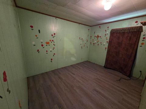 Tiny photo for 804 Collins Avenue Ave, Worthington, KY 41183 (MLS # 60222)