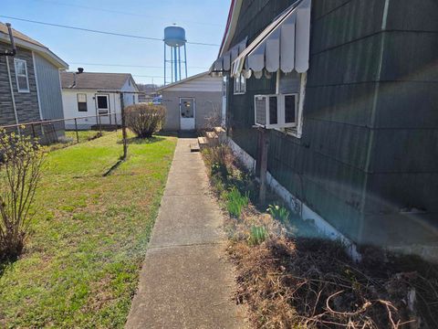 Tiny photo for 804 Collins Avenue Ave, Worthington, KY 41183 (MLS # 60222)