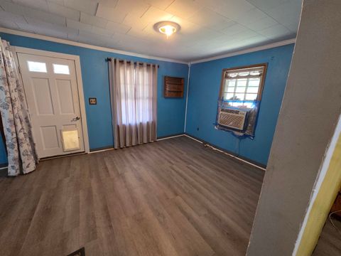 Tiny photo for 804 Collins Avenue Ave, Worthington, KY 41183 (MLS # 60222)