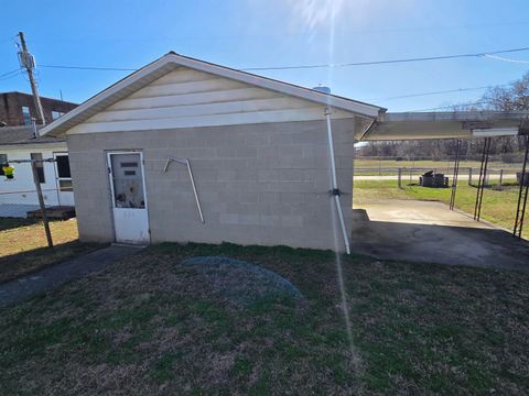 Tiny photo for 804 Collins Avenue Ave, Worthington, KY 41183 (MLS # 60222)