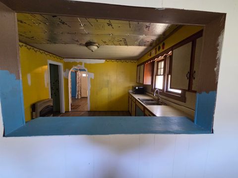 Tiny photo for 804 Collins Avenue Ave, Worthington, KY 41183 (MLS # 60222)