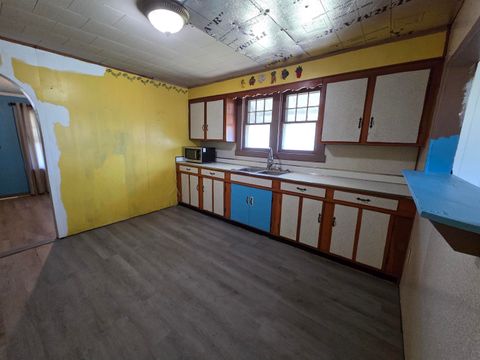 Tiny photo for 804 Collins Avenue Ave, Worthington, KY 41183 (MLS # 60222)