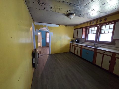 Tiny photo for 804 Collins Avenue Ave, Worthington, KY 41183 (MLS # 60222)