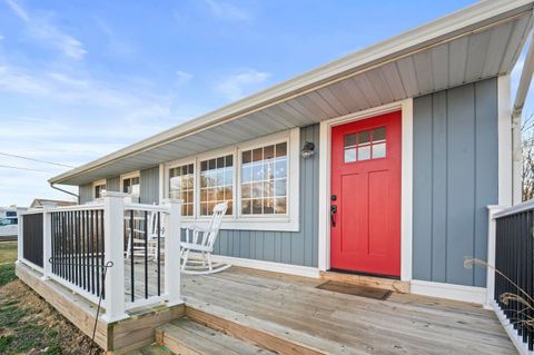 Tiny photo for 224 Cardinal Road, Russell, KY 41169 (MLS # 60052)