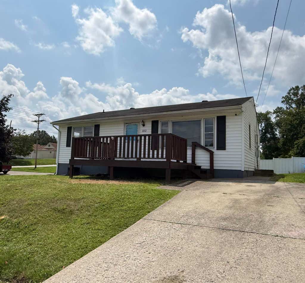 Photo of 1002 Kentucky Avenue, Flatwoods, KY 41139 (MLS # 61087)