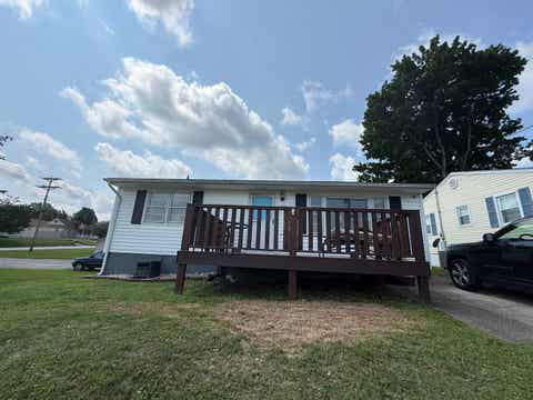 Tiny photo for 1002 Kentucky Avenue, Flatwoods, KY 41139 (MLS # 61087)