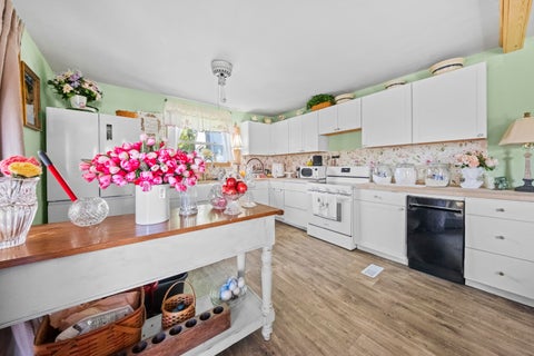Tiny photo for 507 Westview Drive DR, Ashland, KY 41102 (MLS # 61220)