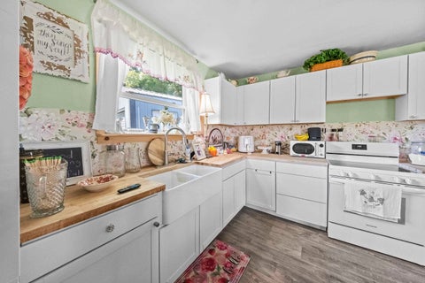 Tiny photo for 507 Westview Drive DR, Ashland, KY 41102 (MLS # 61220)