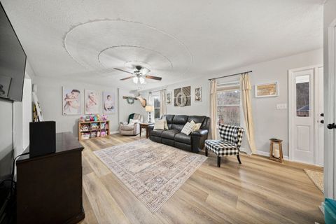 Tiny photo for 439 Rivendell Road, Ashland, KY 41102 (MLS # 60201)