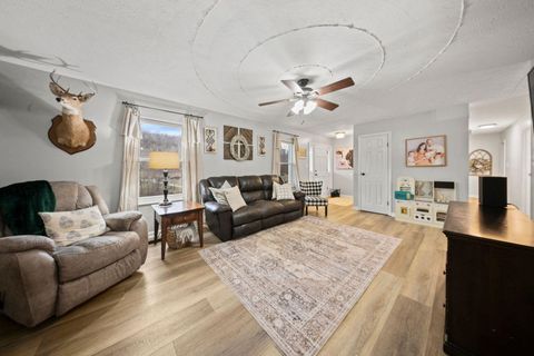 Tiny photo for 439 Rivendell Road, Ashland, KY 41102 (MLS # 60201)