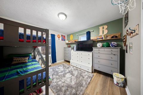 Tiny photo for 439 Rivendell Road, Ashland, KY 41102 (MLS # 60201)