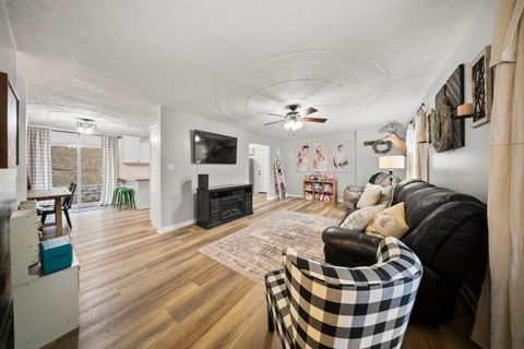 Tiny photo for 439 Rivendell Road, Ashland, KY 41102 (MLS # 60201)