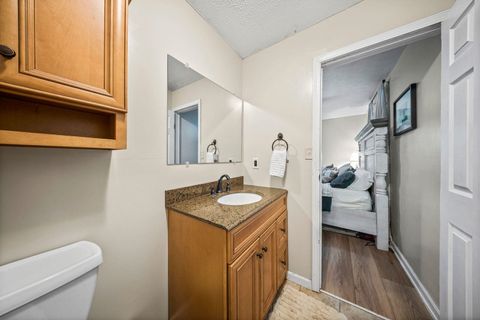 Tiny photo for 439 Rivendell Road, Ashland, KY 41102 (MLS # 60201)