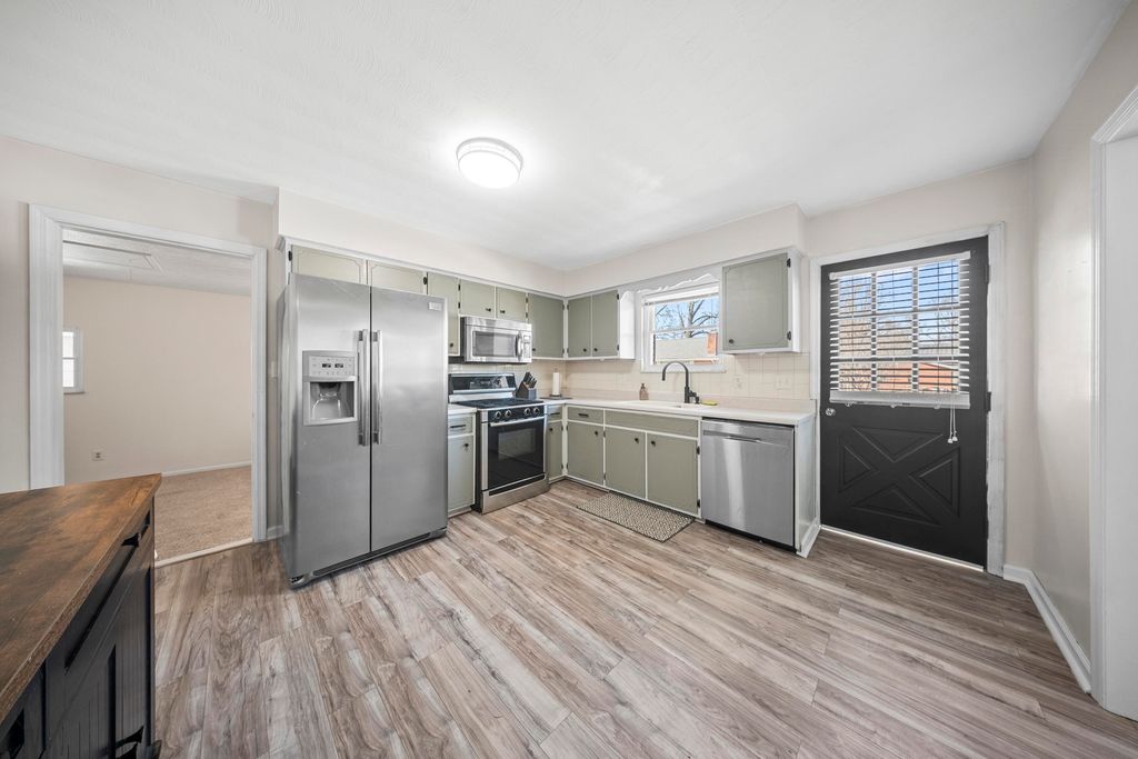 Photo of 1800 Pike Street St, Ashland, KY 41102 (MLS # 60133)