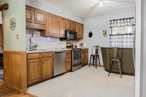 Tiny photo for 7944 Rosewood Drive Dr, Ashland, KY 41102 (MLS # 60210)