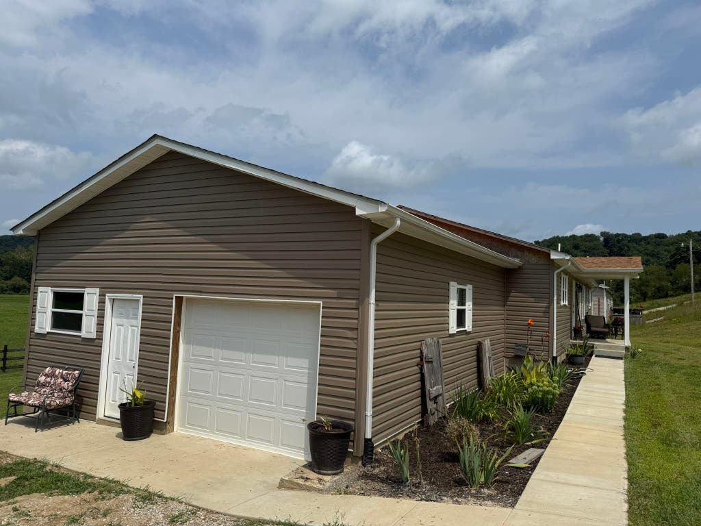 Photo of 9529 Grandview Lake Road, Ashland, KY 41102 (MLS # 61117)