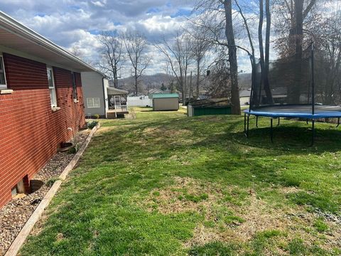 Tiny photo for 211 College Hill Dr, Grayson, KY 41143 (MLS # 60245)