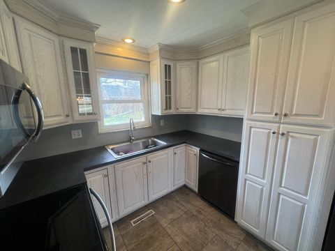 Tiny photo for 211 College Hill Dr, Grayson, KY 41143 (MLS # 60245)