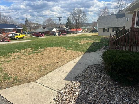 Tiny photo for 211 College Hill Dr, Grayson, KY 41143 (MLS # 60245)