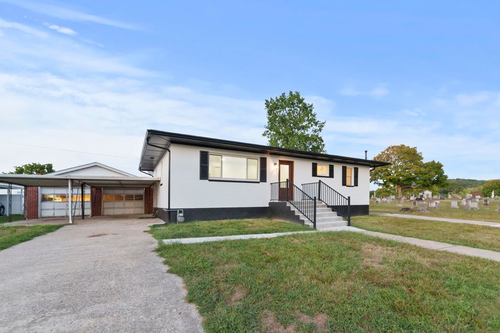 Photo of 3303 Newman Street, Ashland, KY 41101 (MLS # 59413)