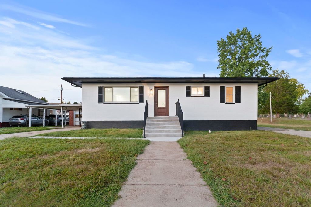 Photo of 3303 Newman Street, Ashland, KY 41101 (MLS # 59413)